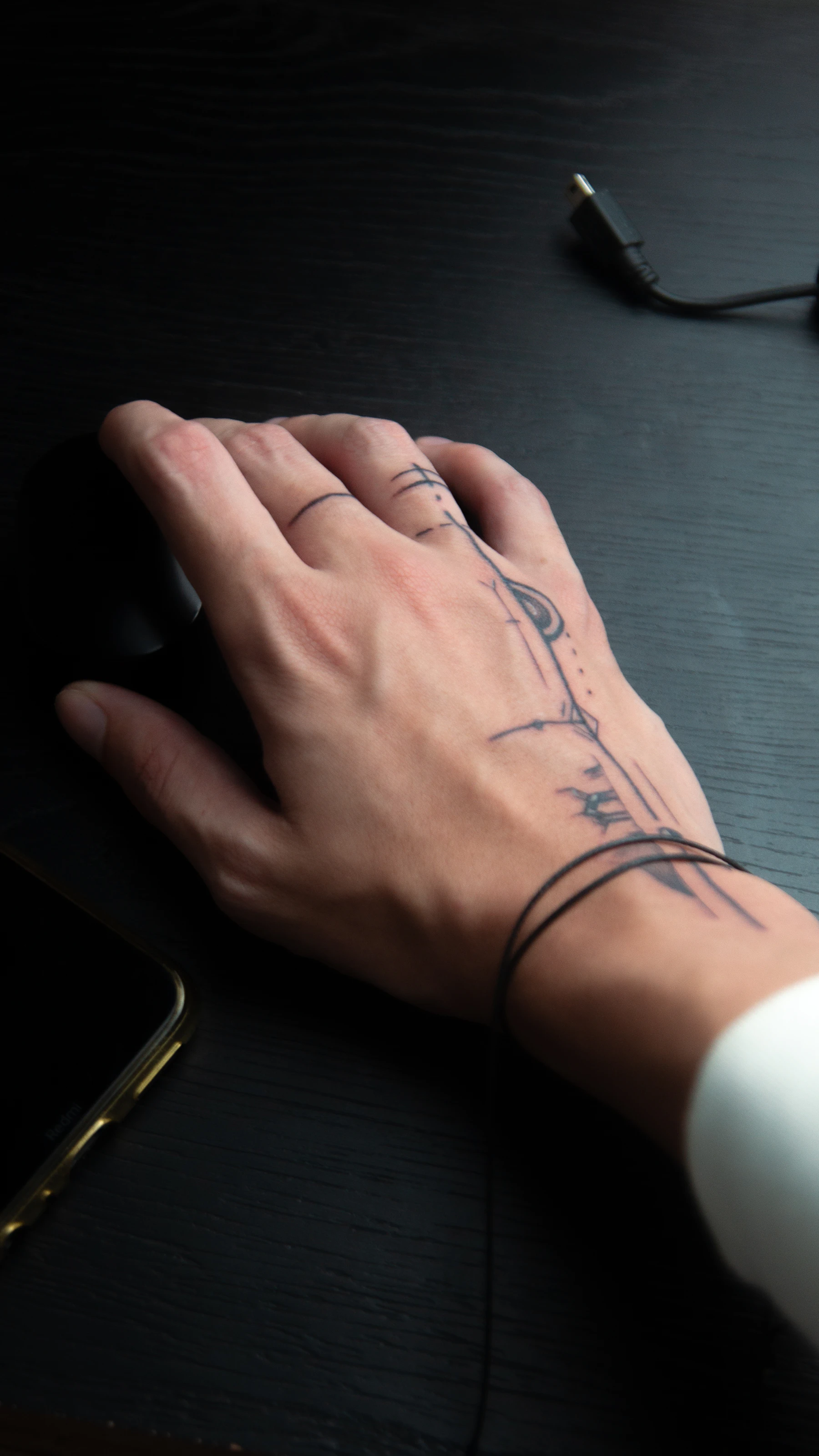 Detail eines geometrischen Tattoos